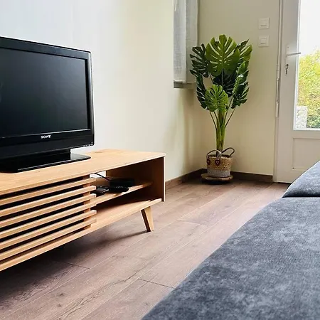 Arlette A 600m De La *